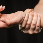 손목터널증후군 증상과 원인, 자가진단 방법 손목 통증 사진
